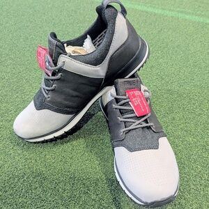 TRUE LINKSWEAR TOUR ISSUE MAJOR SPIKELESS LEATHER GOLF SHOE